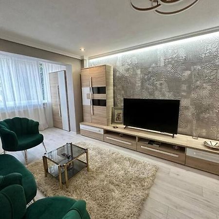 Stylish Apartment In Dambu Târgu-Mureş Exterior foto